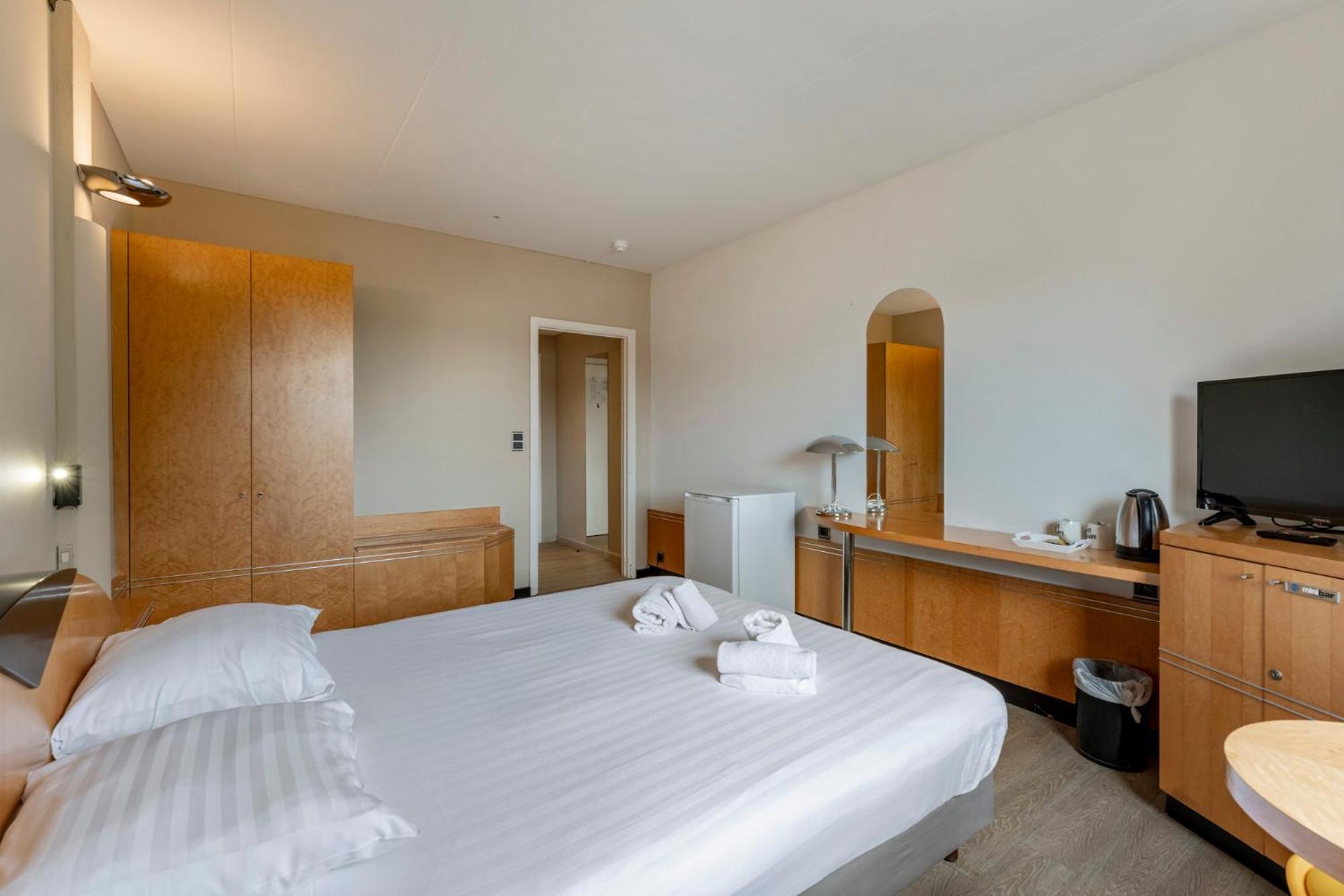 Sleep & Go Brussels South Hotel Waterloo Buitenkant foto